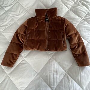 Alo Yoga Ribbed Velour Gold Rush Puffer Brown XS